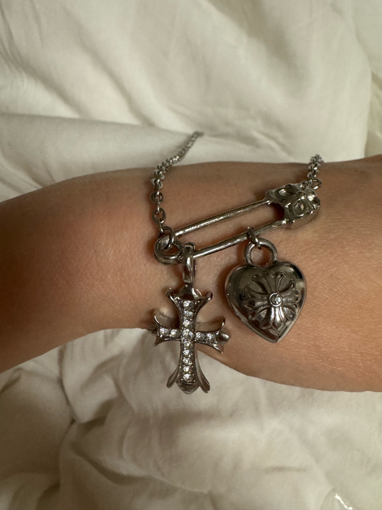 크롬하츠 옷핀 십자가 목걸이--1