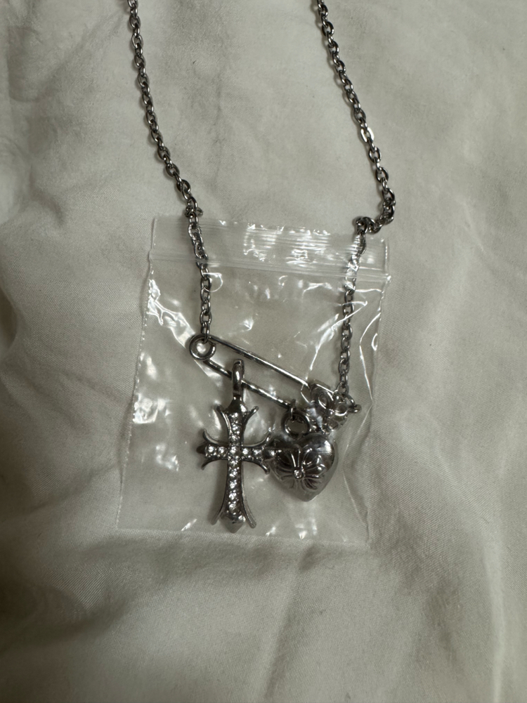 크롬하츠 옷핀 십자가 목걸이--2