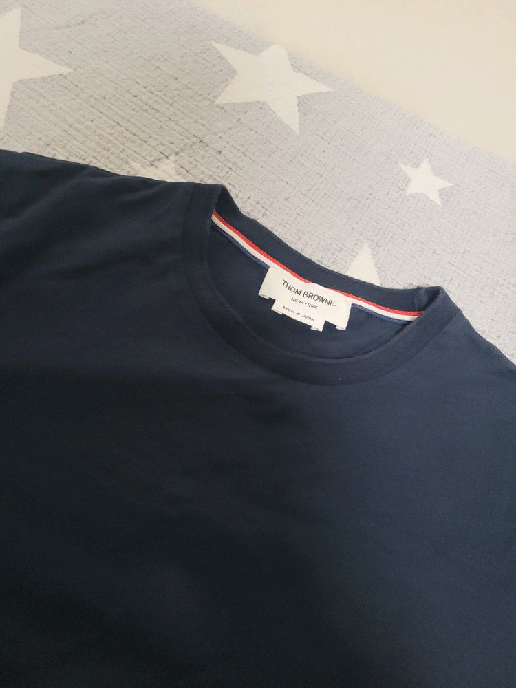 톰브라운 네이비 삼선 반팔 티셔츠--2
