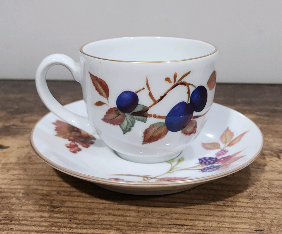 영국 로얄워스터 이브샴 커피잔.--1