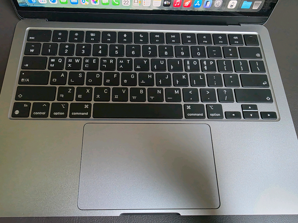 맥북에어 m2 13인치 8 256--2