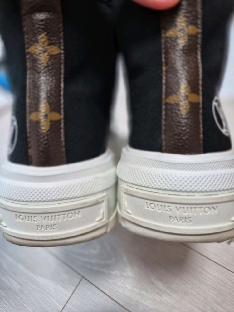루이비통 하이탑 스니커즈 36사이즈--5