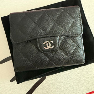 샤넬 클래식 반지갑