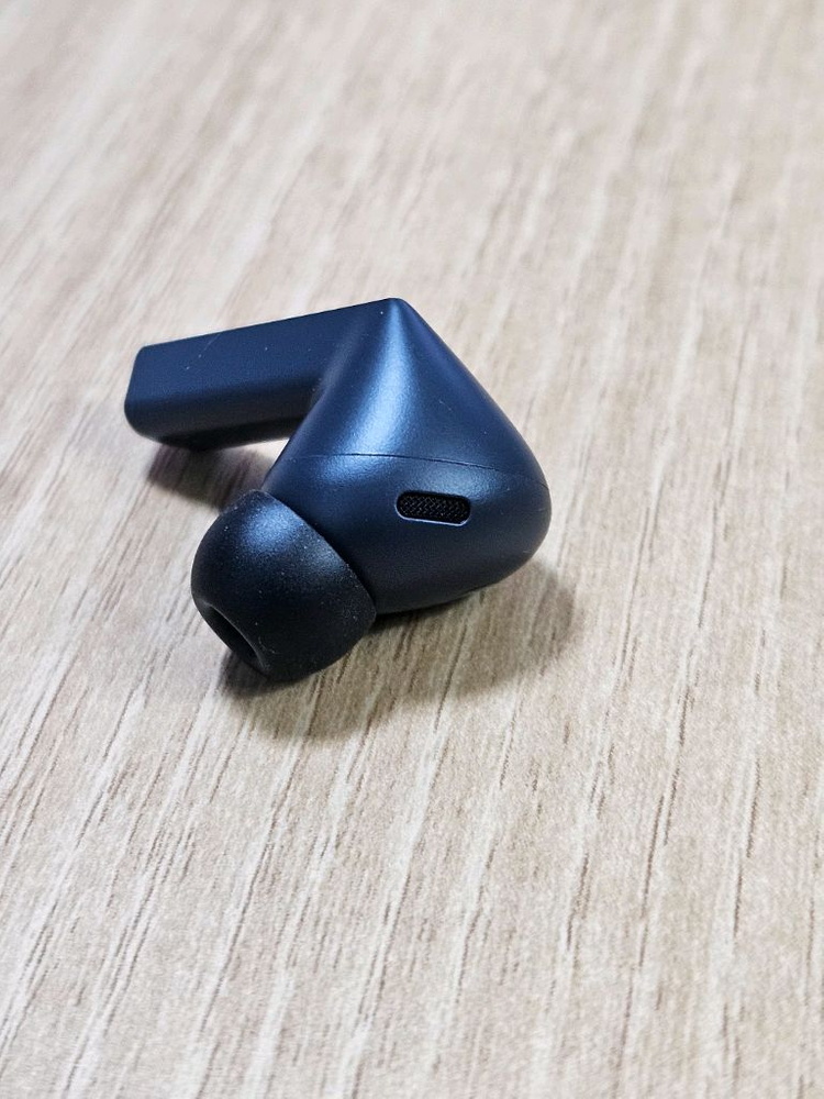 갤럭시 버즈3FE 블랙 오른쪽--3