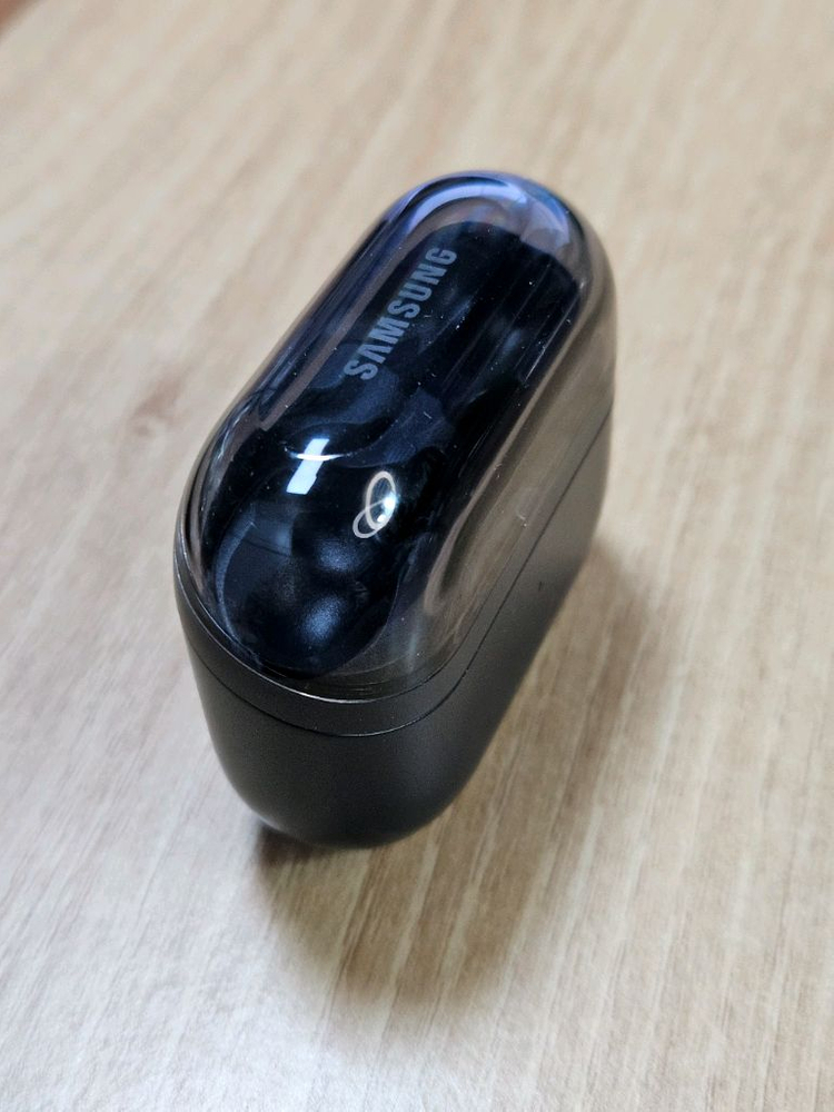 갤럭시 버즈3FE 블랙 충전본체--4