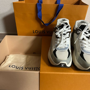 루이비통 런55 스니커즈 38사이즈