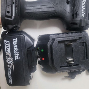 마끼다 임팩드릴 무선 충전드릴 18V 팝니다