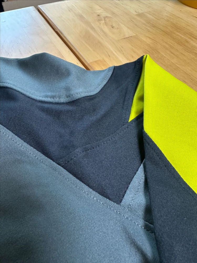 퀵실버 남성 래쉬가드 긴팔 새상품--3