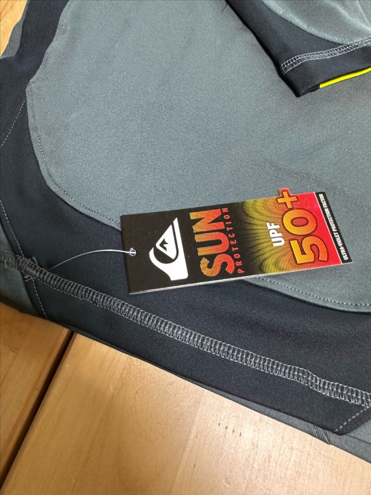 퀵실버 남성 래쉬가드 긴팔 새상품--8