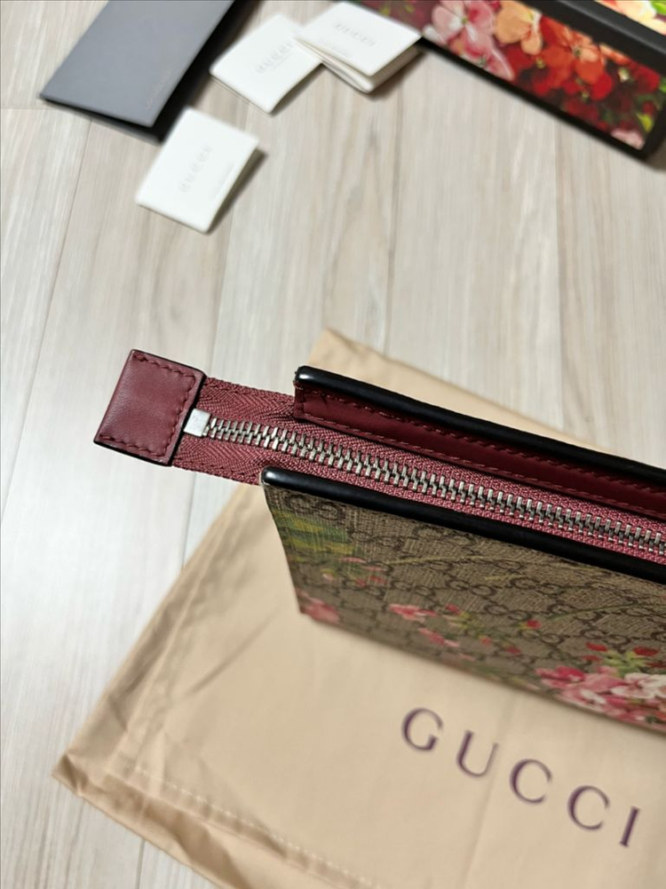 구찌 GG 수프림 블룸 클러치--5