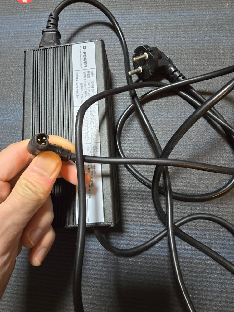 전기자전거 도난분실 제보시 톡톡히 보상 / 충전기만 판매해요--6