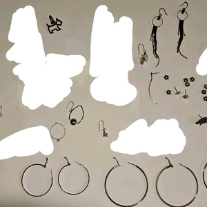 다양한 귀걸이 악세사리 이미지