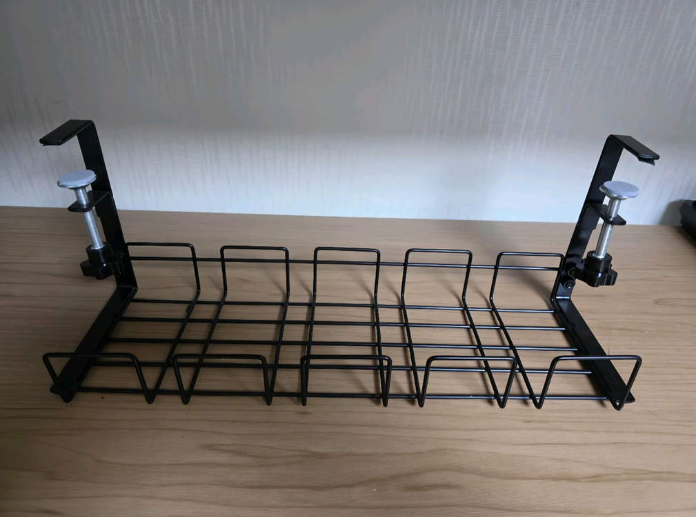 블랙 철제 무타공 책상 멀티탭 선반--1