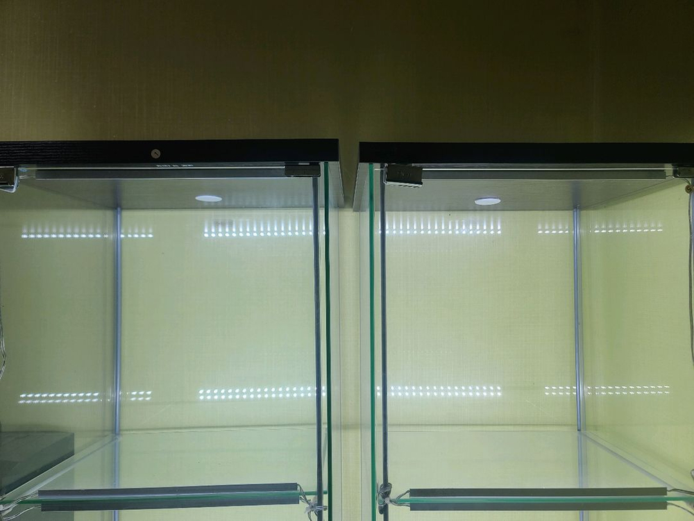 이케아 장식장 4단 led착용 정상작동 됩니다--1