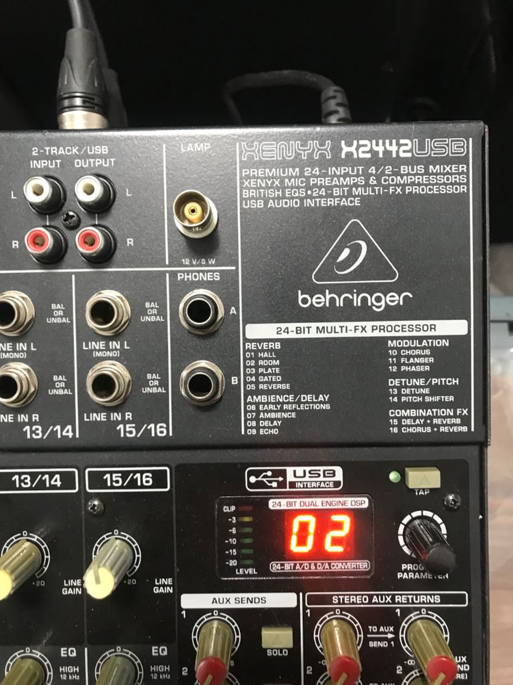 behringer xenyx x2442 믹싱콘솔--1