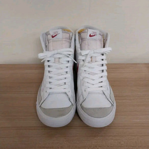 남성 나이키 블레이저 미드77 빈티지 스케치 흰빨 운동화 (280)