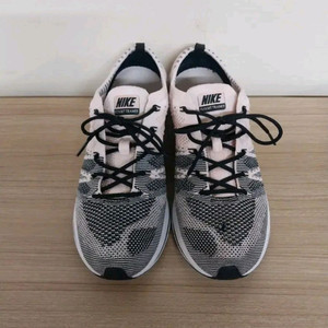 남성 나이키 플라이니트 트레이너 선셋 틴트 운동화 (265) 이미지