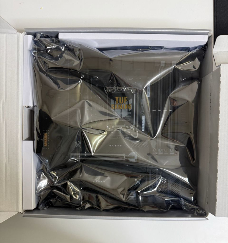 ASUS TUF Gaming B760M-BTF WIFI 인텍 DDR5--4