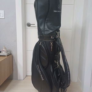 메르세데스-벤츠 블랙 캐디백 이미지