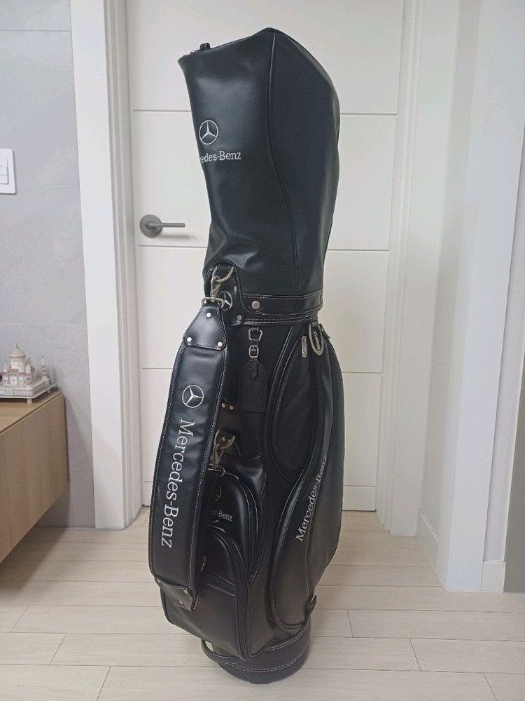 메르세데스-벤츠 블랙 캐디백 이미지