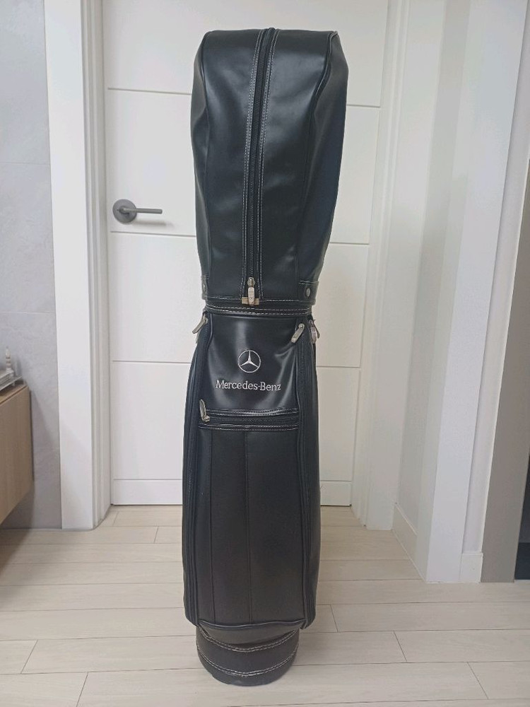 메르세데스-벤츠 블랙 캐디백 이미지