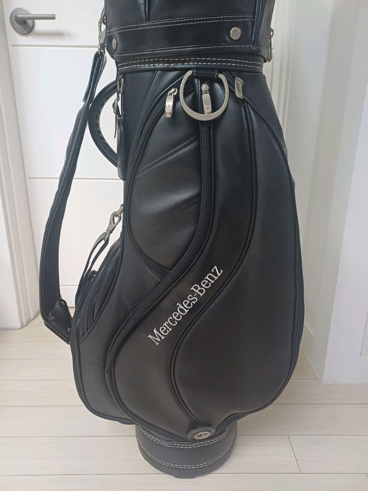 메르세데스-벤츠 블랙 캐디백 이미지