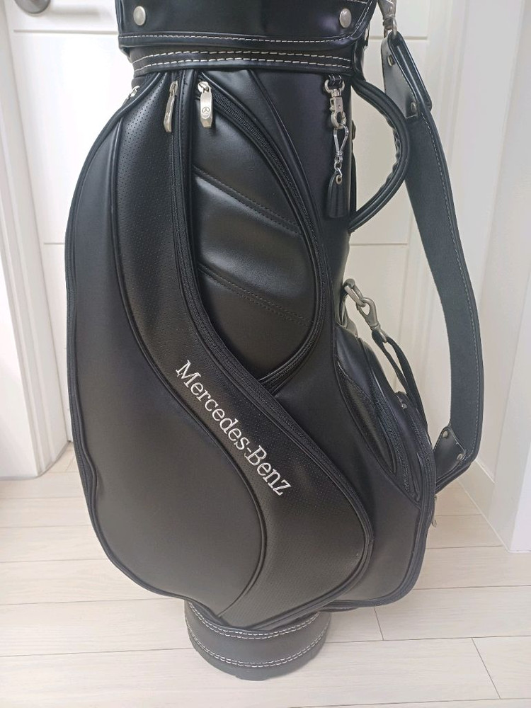 메르세데스-벤츠 블랙 캐디백 이미지