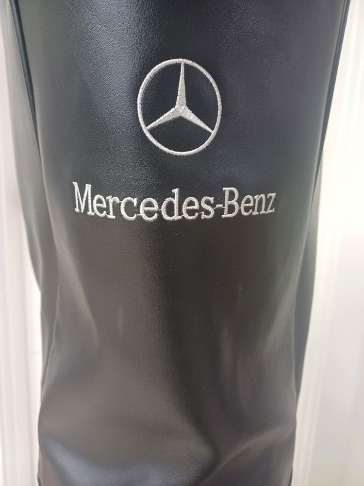 메르세데스-벤츠 블랙 캐디백 이미지