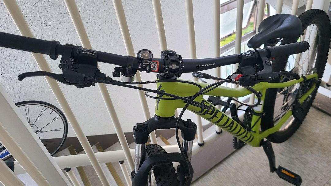 스페셜라이즈드 락하퍼 27.5--2