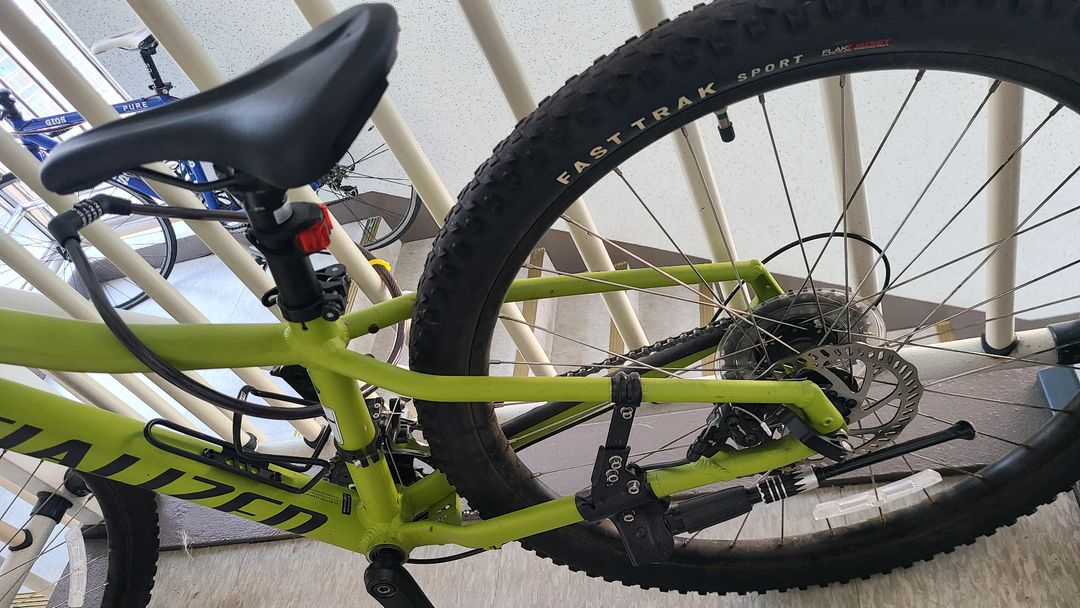 스페셜라이즈드 락하퍼 27.5--4