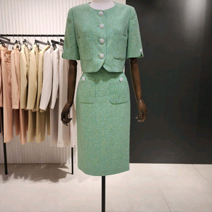 모조에스핀 자켓+스커트 셋업 55사이즈(정가1,098,000원)-택포17만원