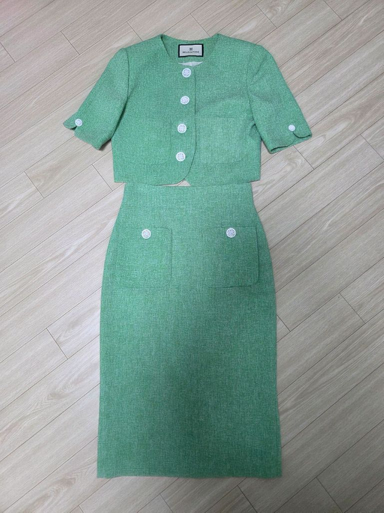 모조에스핀 자켓+스커트 셋업 55사이즈(정가1,098,000원)-택포17만원--4