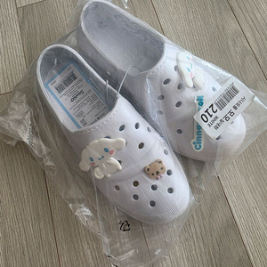 신리오 시나모롤 210사이즈 실내화