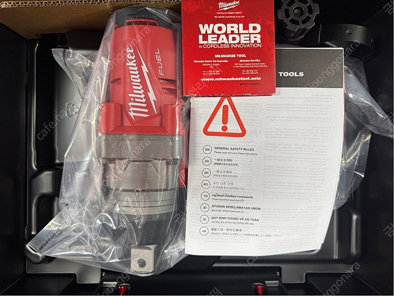 (새제품) 밀워키 18V 하이토크 렌치 팝니다--1