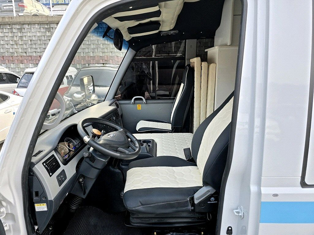 16년 레스타5인승캠핑카(준신규,인산철1200A,오토,6만km)-전액할부됨 이미지