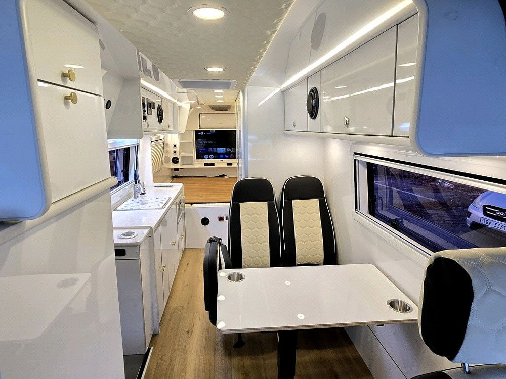 16년 레스타5인승캠핑카(준신규,인산철1200A,오토,6만km)-전액할부됨 이미지