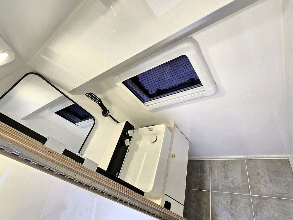 16년 레스타5인승캠핑카(준신규,인산철1200A,오토,6만km)-전액할부됨 이미지