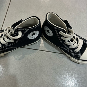 컨버스 척 테일러 키즈 하이 140 사이즈 판매합니다. 이미지