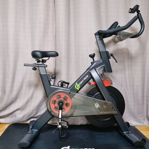 실내 스피닝 자전거 25센트 라이드 이미지