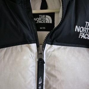 노스페이스 1996 눕시 패딩 화이트 M(95)팝니다.