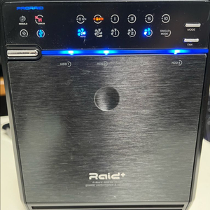 4베이 NAS 서버 이미지