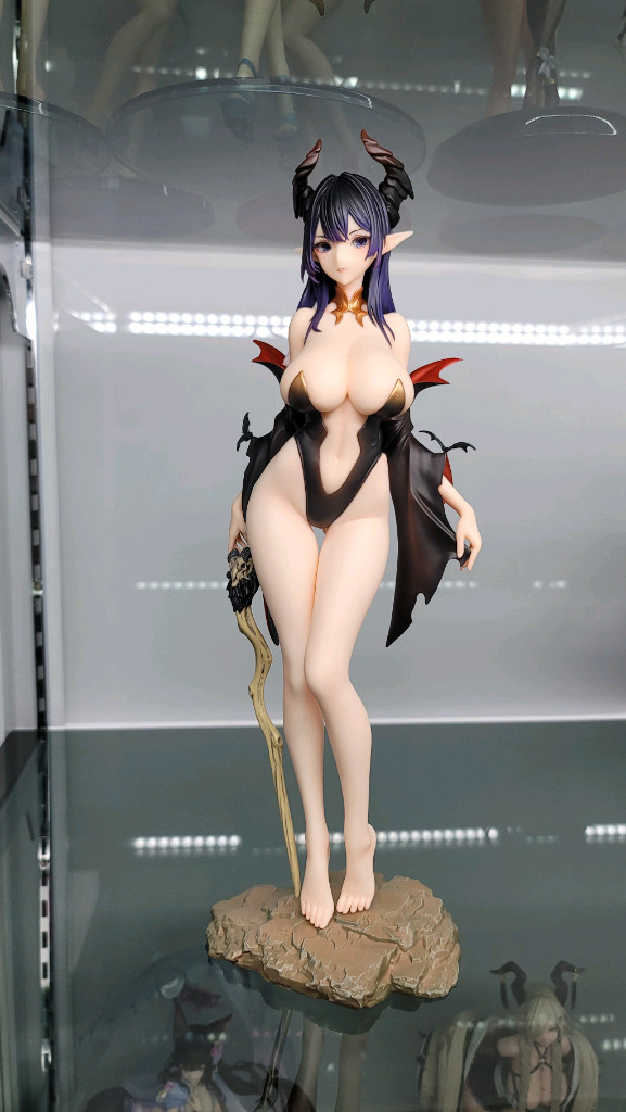 식욕마녀 피규어 팝니다--1