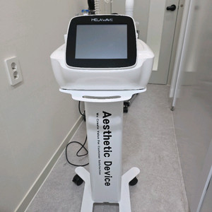 잡티 및 색소 관리와 두피 관리까지 가능한 새상품급 멜라웨이브 판매합니다.