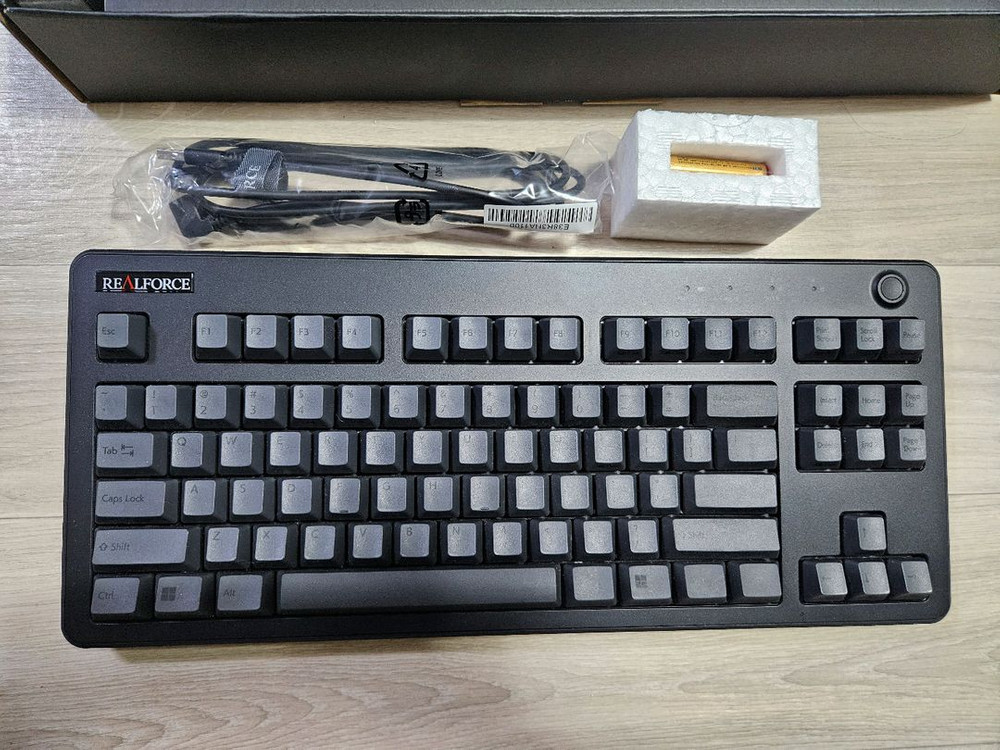 리얼포스 R3 TKL 저소음 30g 균등 토프레 무접점키보드--2
