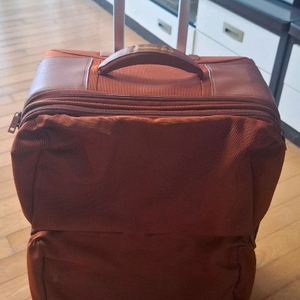 만다리나덕 24인치 2단 캐리어가방