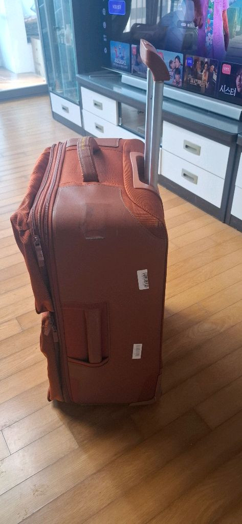 만다리나덕 24인치 2단 캐리어가방--5