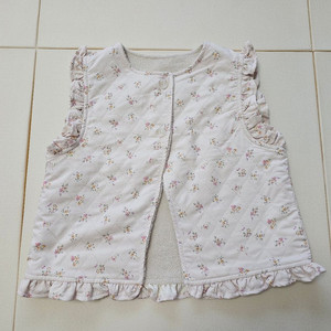 메리앤본 프릴 누빔 조끼 110