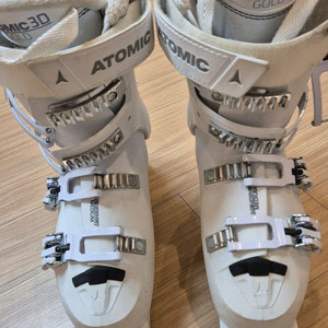 아토믹여성 스키부츠 이미지