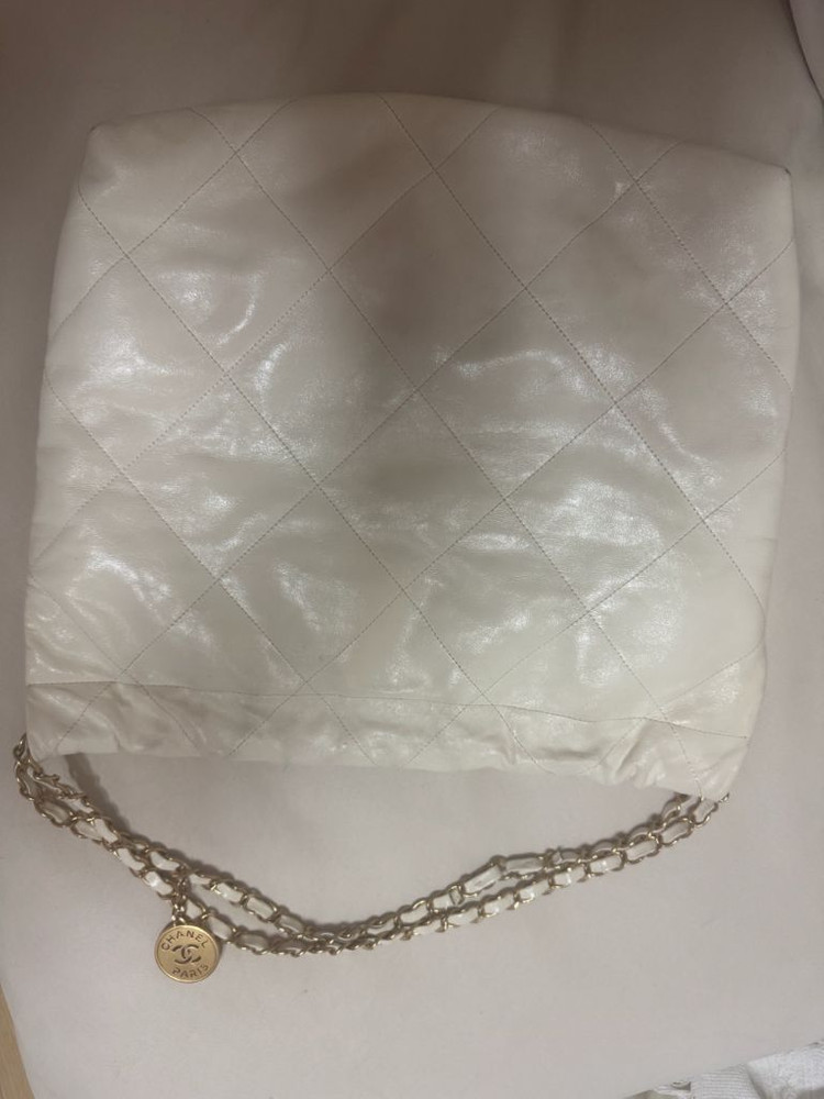 샤넬 22백 미둠 화이트--3