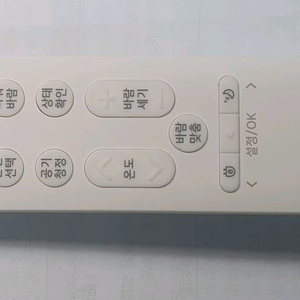 정품 에어컨/냉난방기 리모콘LG 에어컨 리모컨 AKB75041104 이미지